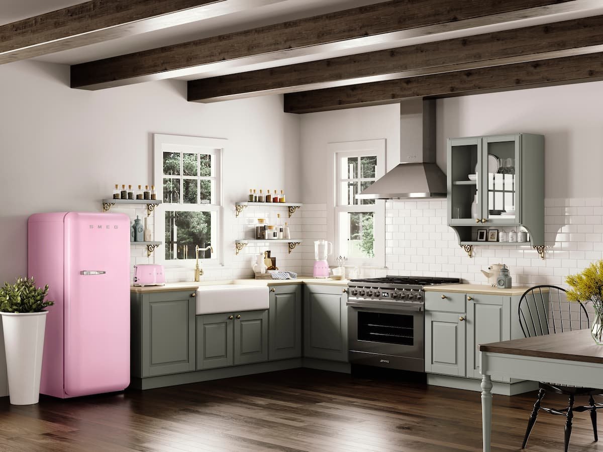 cozinha com geladeira rosa