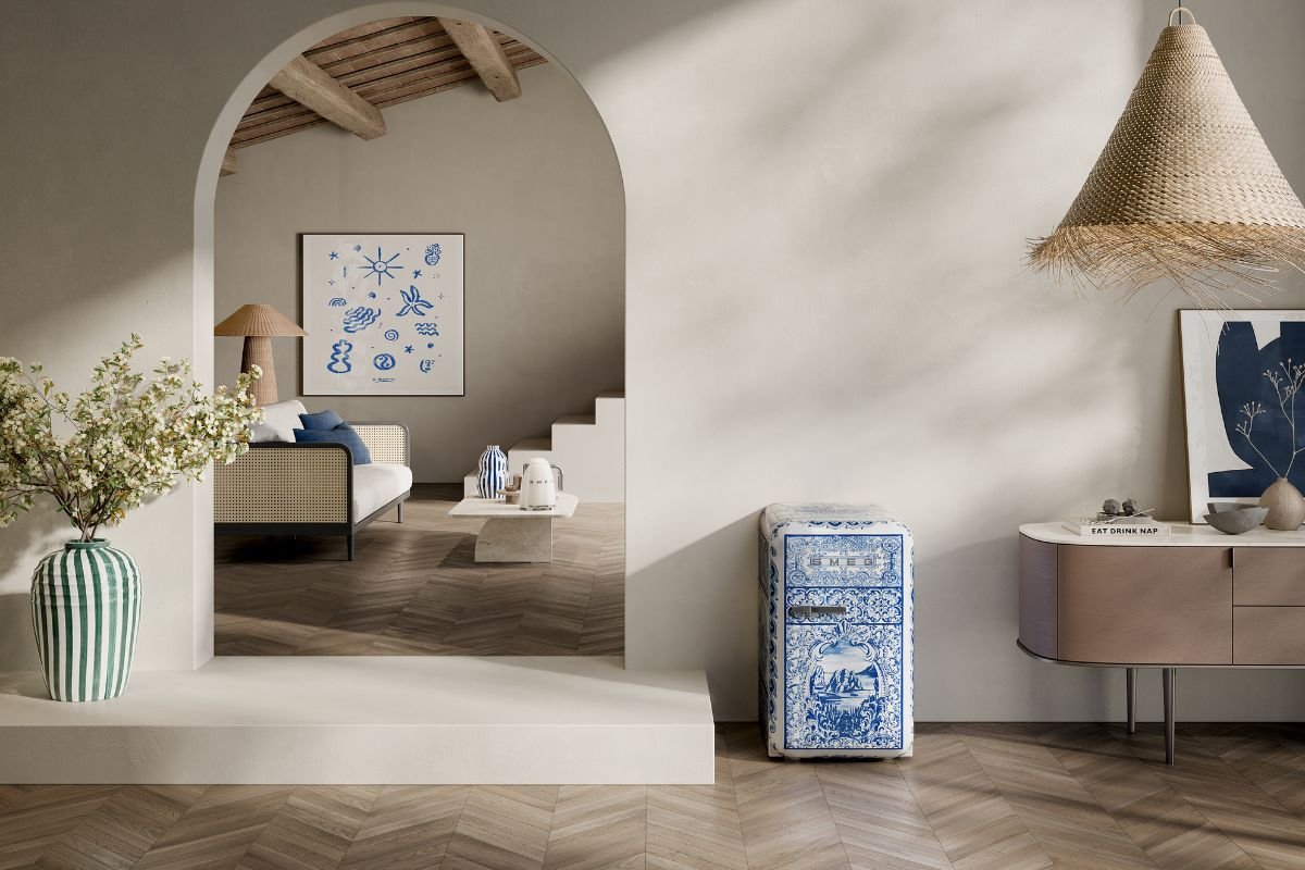 ambiente de casa com frigobar retro smeg